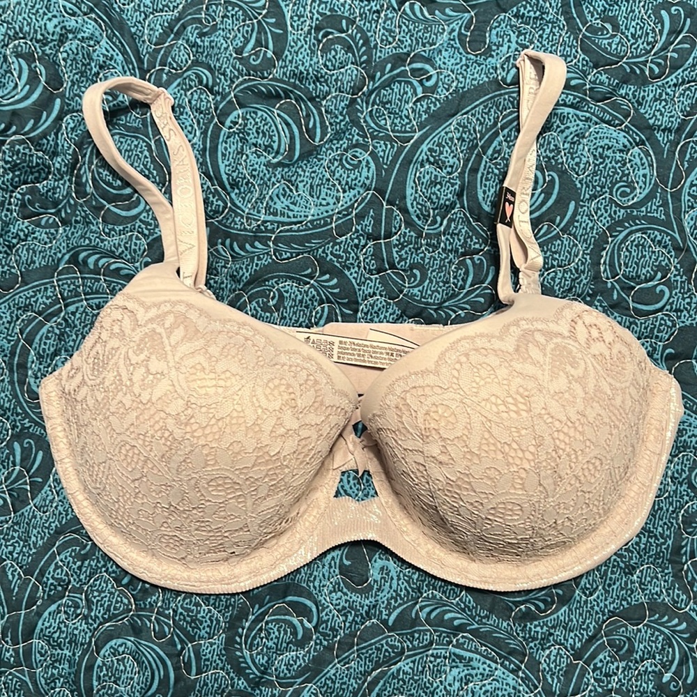 🆕 Victoria’s Secret Lined Demi Bra 34DD